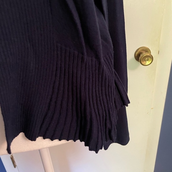 By Anthropologie Banlieue Peplum Cardigan Sweater Woman Size Large Navy NWOT - Picture 2 of 13